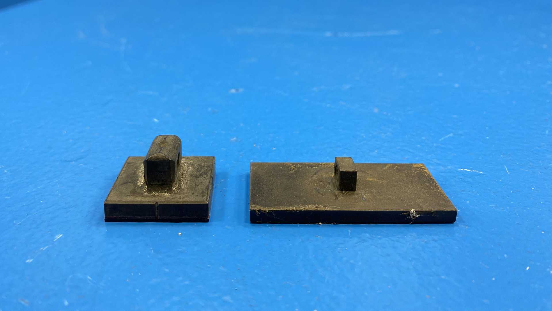 Instron 2702-032 Rubber Coated Jaw Faces 1" x 1" for the 1kN High-Temperature Pneumatic Action Grips 2732 Series