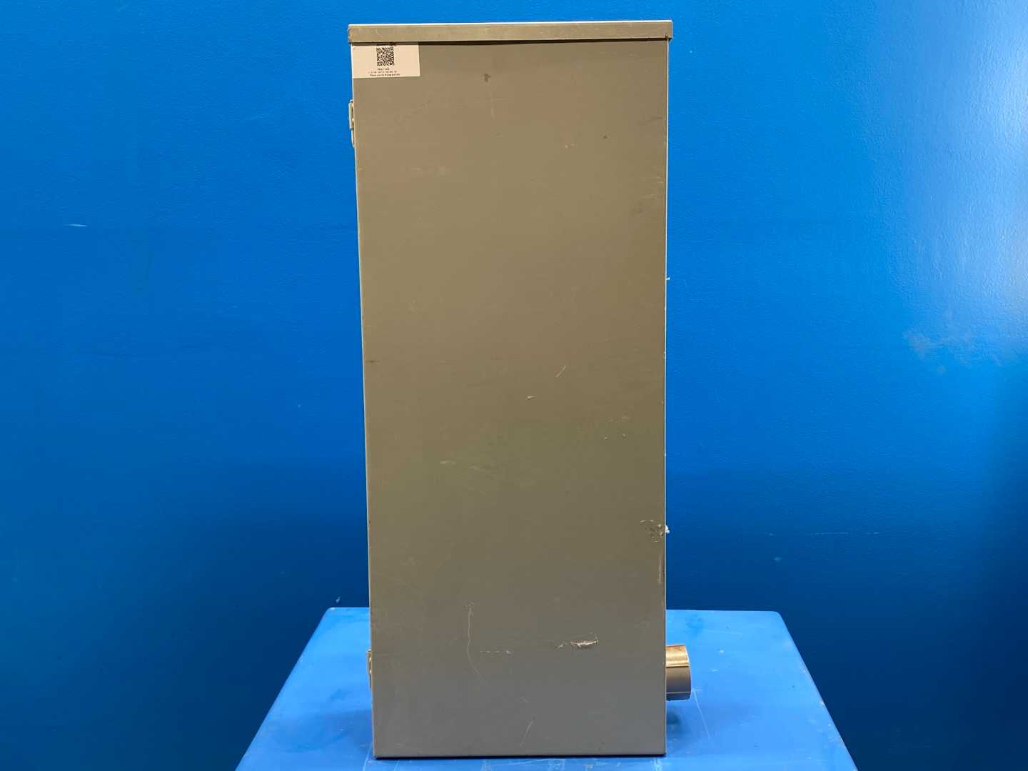 Eaton CH32N200R 200 Amp Type 3R Convertible Load Center Enclosure 120/240VAC Single Phase