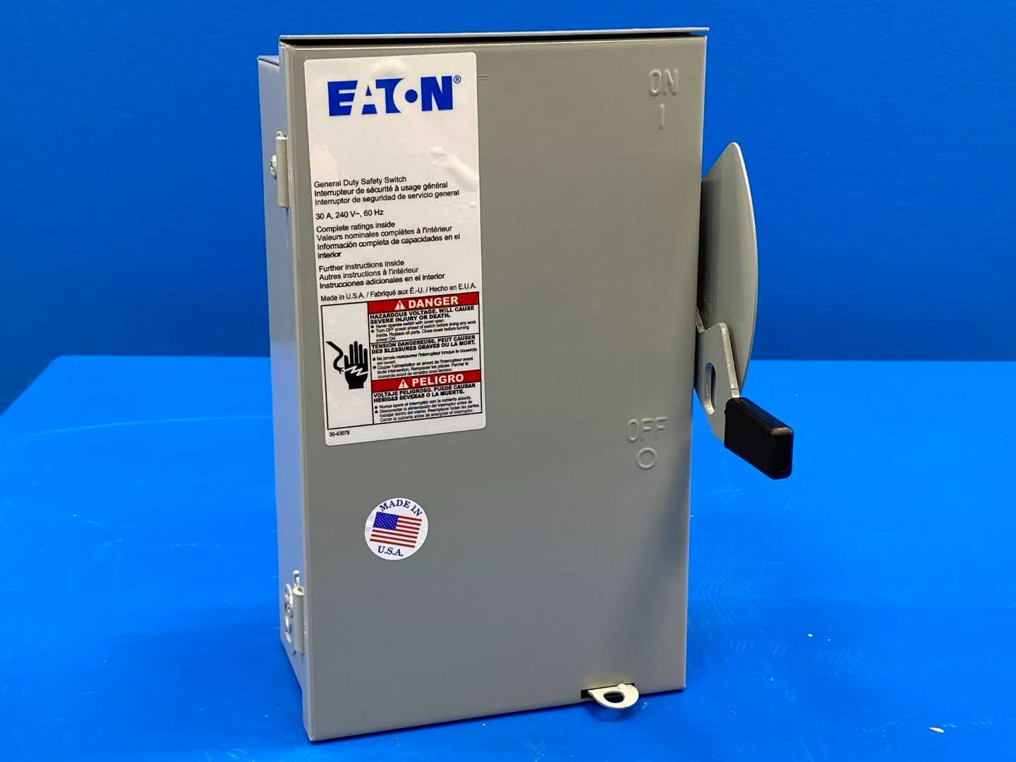 Eaton DG321NRB 30 Amp 240V General Duty Safety Switch 4-Wire Fusible Type 3R Rainproof Series B