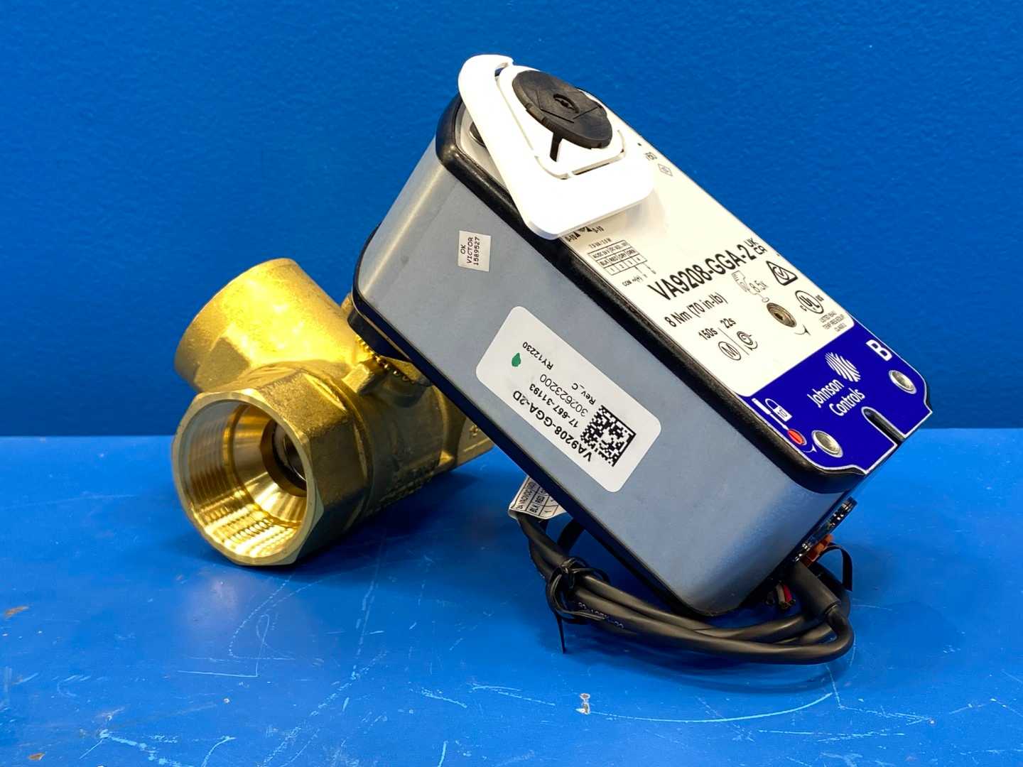 Johnson Controls VG1841EP+948GGA 1-1/2" 3W Ball Valve 18.7 CV Brass Spring-Return Actuator without Switch