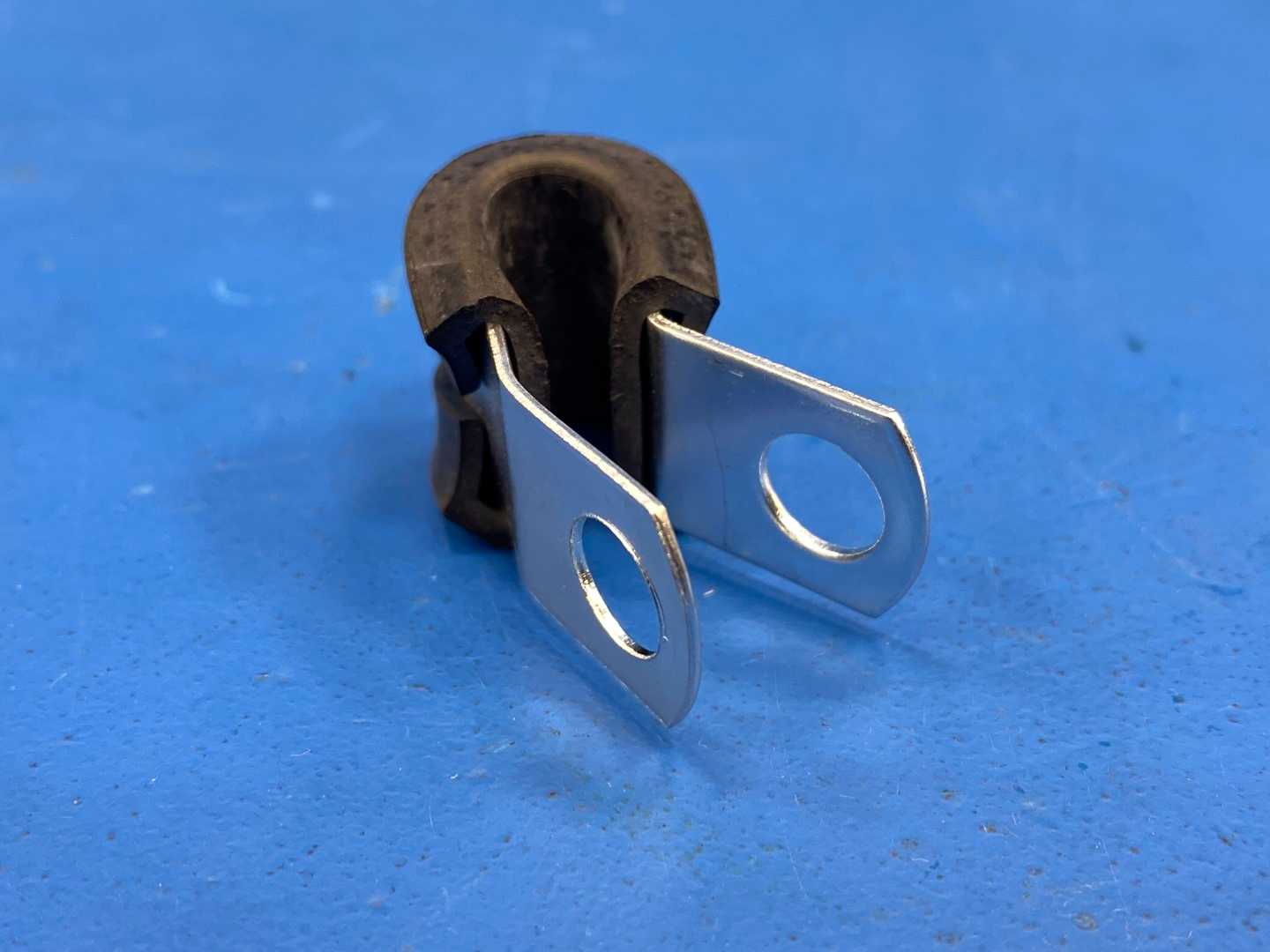 Rubber Insulated Cable Clamps (1/4") 