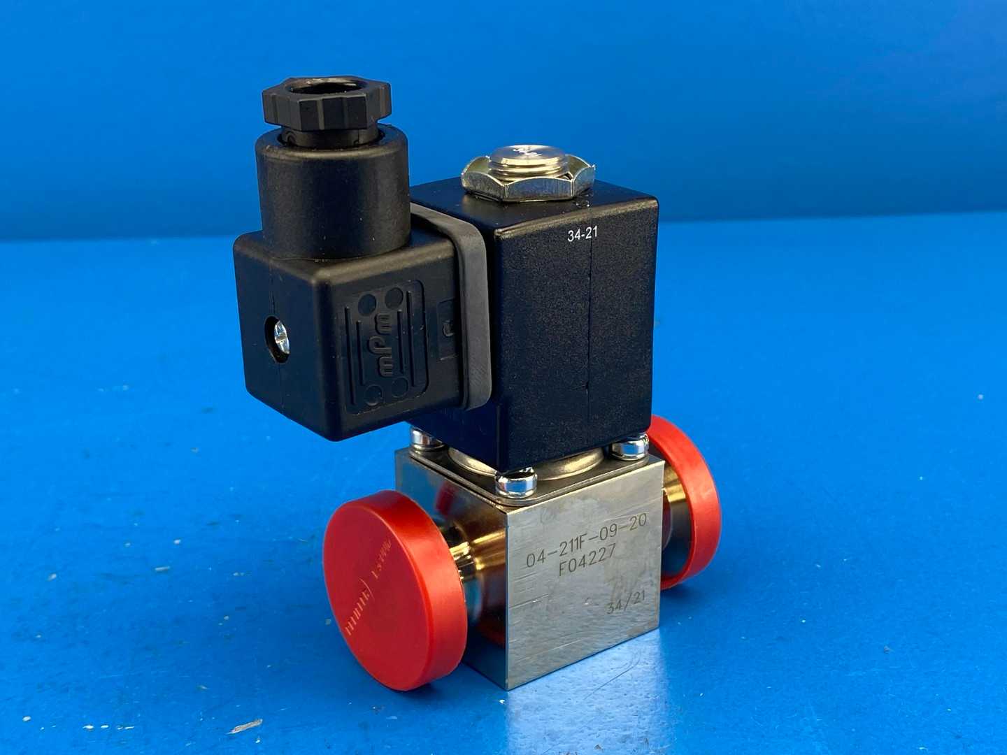 IMI Life Science 04-211F-09-20 BACOSOL 32 mm Direct Acting Solenoid Valve