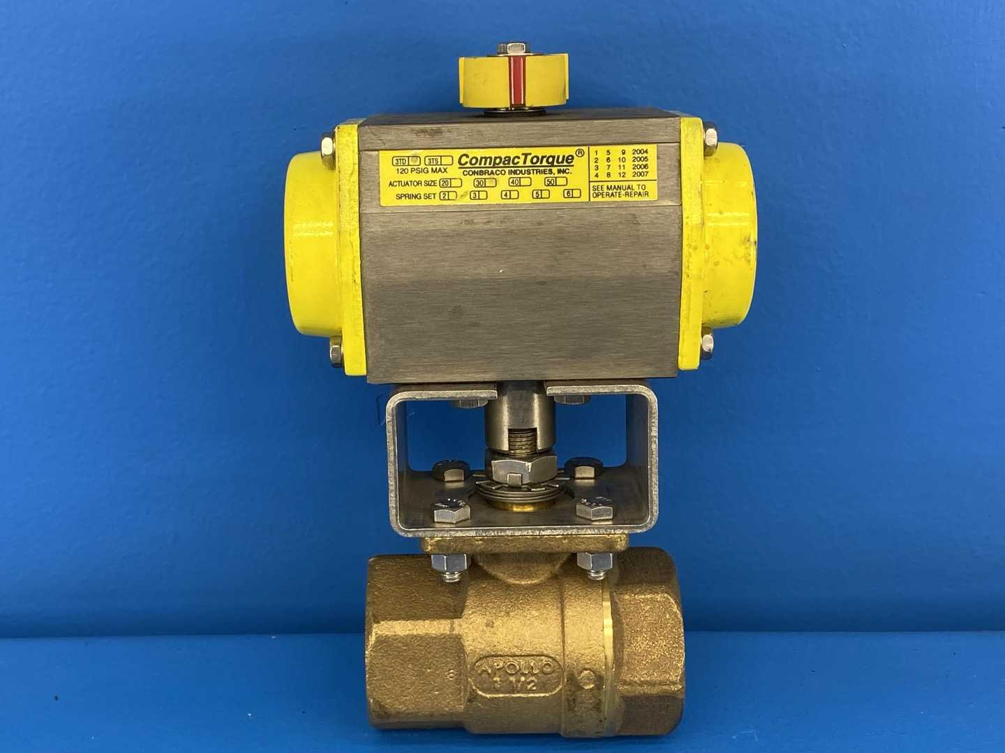 Conbraco 3TD-030-00 Compac Torque Actuator 125PSIG MAX w/ Apollo 1-1/2" Ball Valve