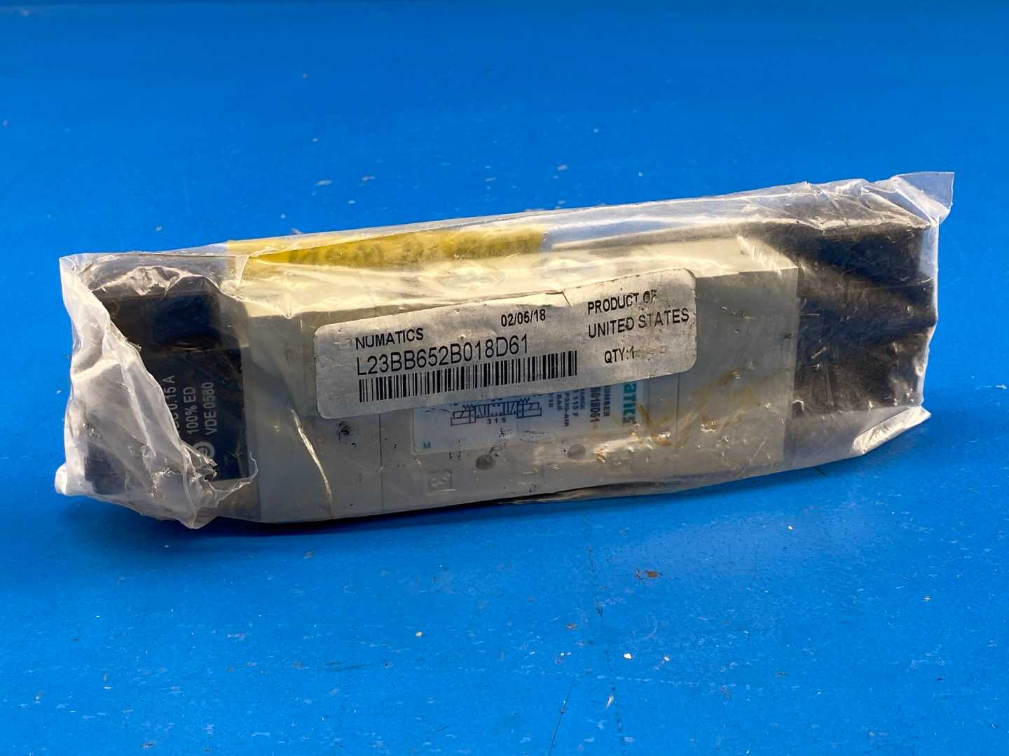 Numatics L23BB652B018D61 5/2 Valve, 1/4" NPT, Pneumatic Control, Dual Solenoid