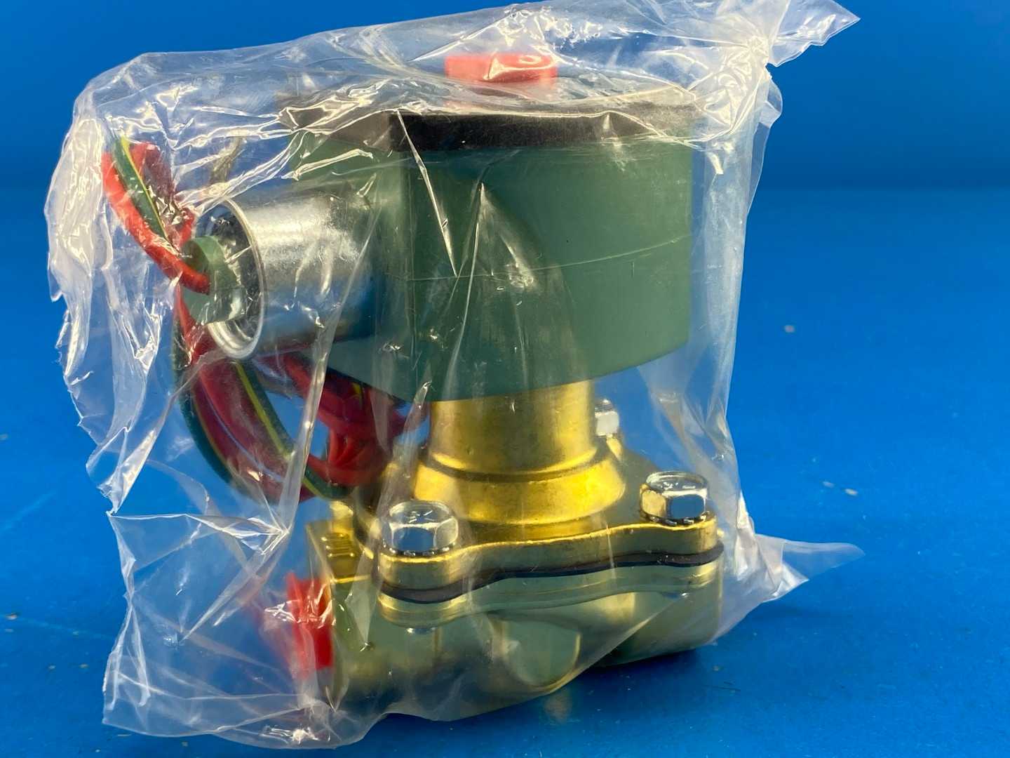 Asco 8210G033VH Red-Hat 3/8" Pipe Size 120V Vacuum 10-6 Torr 2-Way Solenoid Valve